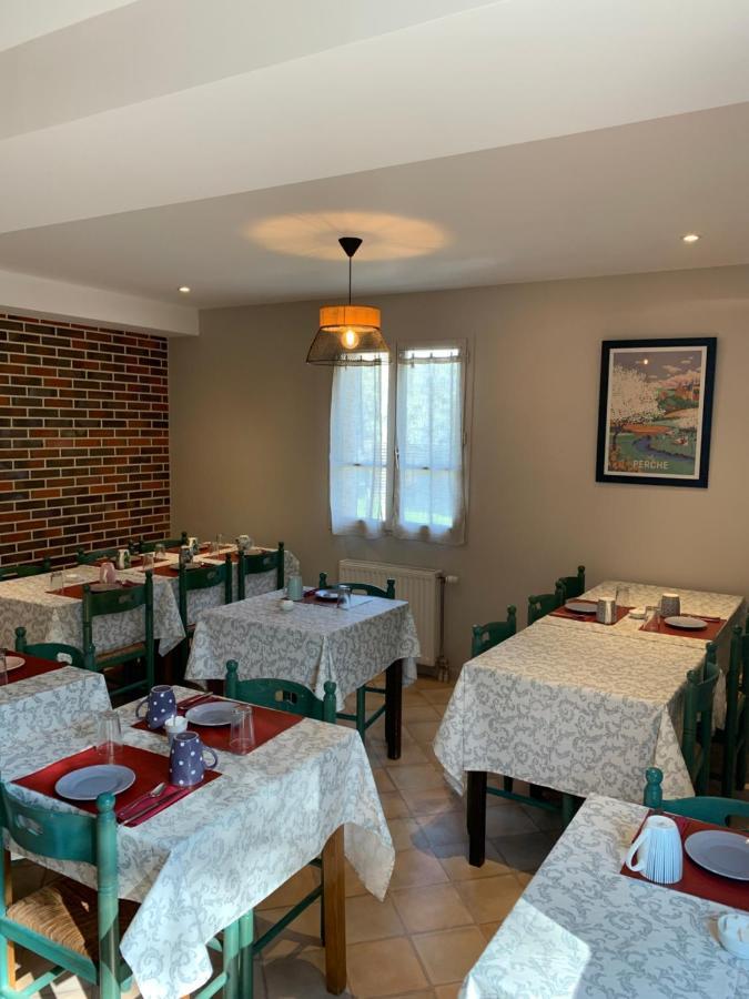 Logis-Hotel Restaurant Auberge Les Vallees Du Perche 비셰레 외부 사진